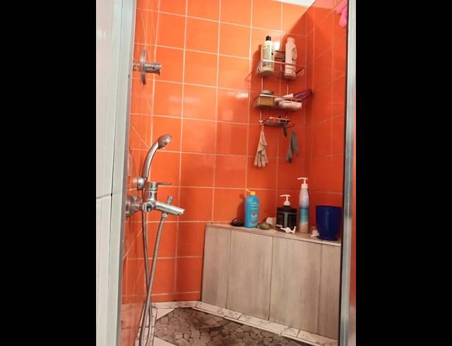 2 BEDROOM PROPERTY TO RENT IN LOTUS GARDENS